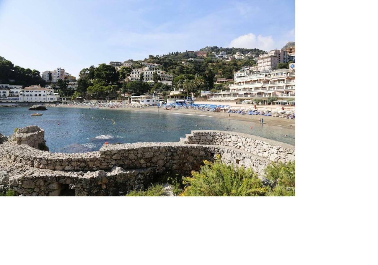 La Bomboniera Della Brigata Spendereccia! Apartment Taormina Luaran gambar